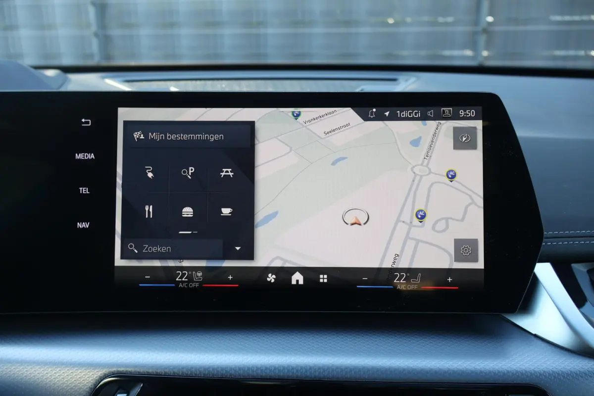 eDrive20 67 kWh | SOH 100% | M Sport Pro | Innovation Pack | Comfort Pack | Travel Pack | Harman Kardon | Panoramdak | Trekhaak