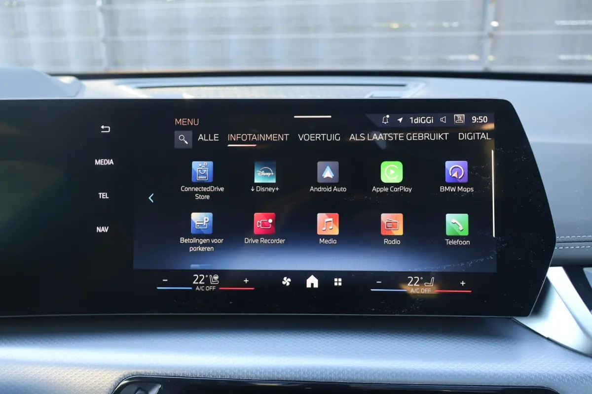eDrive20 67 kWh | SOH 100% | M Sport Pro | Innovation Pack | Comfort Pack | Travel Pack | Harman Kardon | Panoramdak | Trekhaak