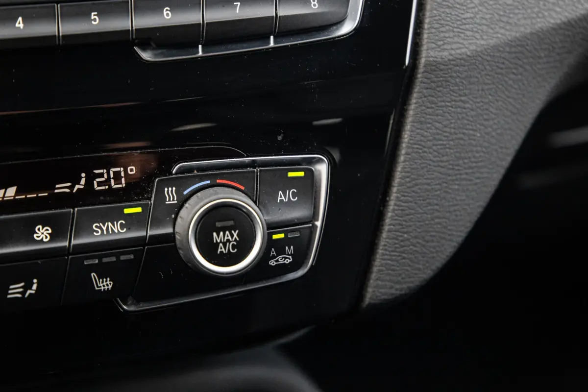 xDrive25e Executive CAMERA / CARPLAY / HEAD UP DISPLAY / LEDER / LED / CRUISE CONTROLE / STOELVERWARMING
