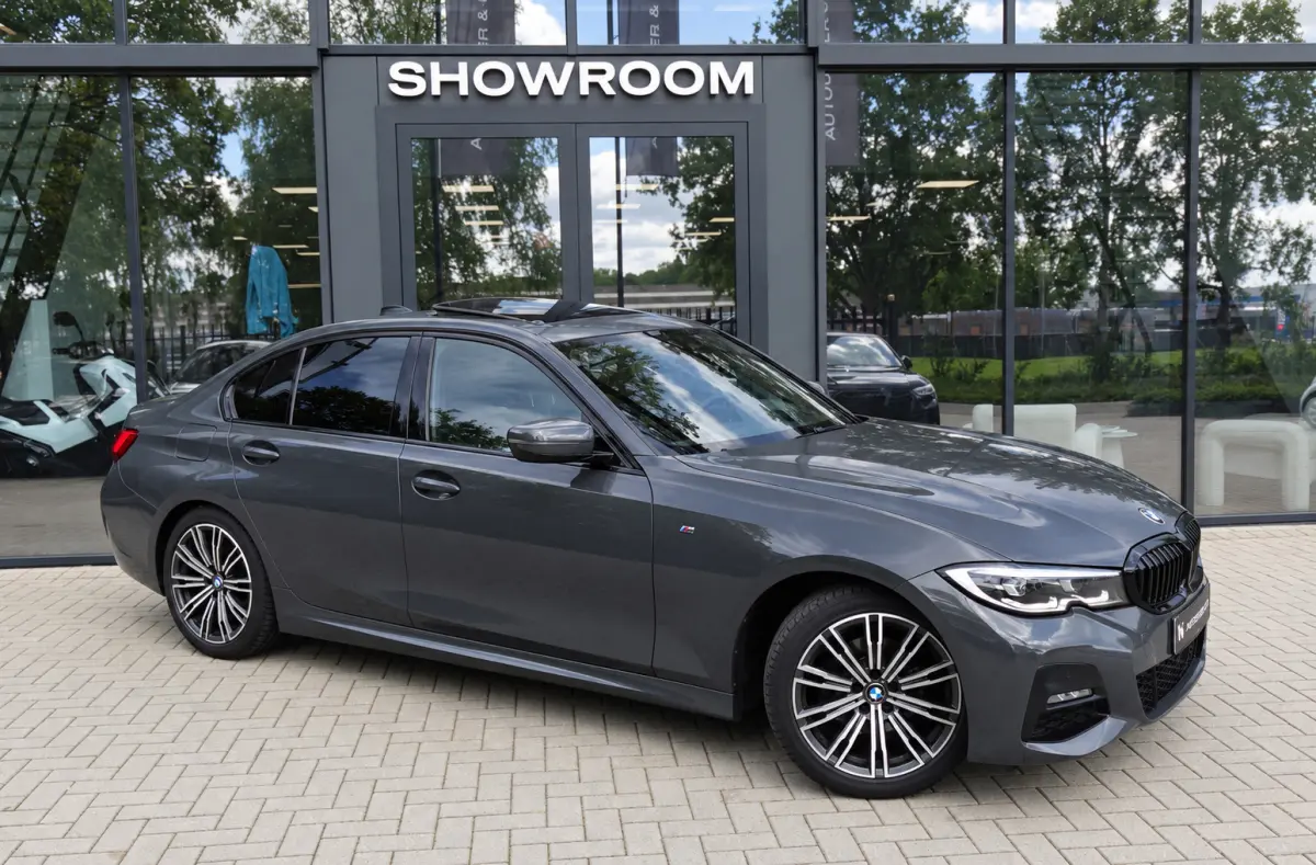 320i High Executive PANO H&K LEDER