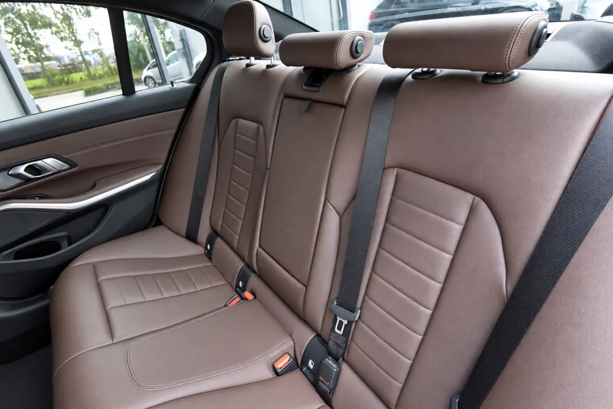 320i High Executive PANO H&K LEDER