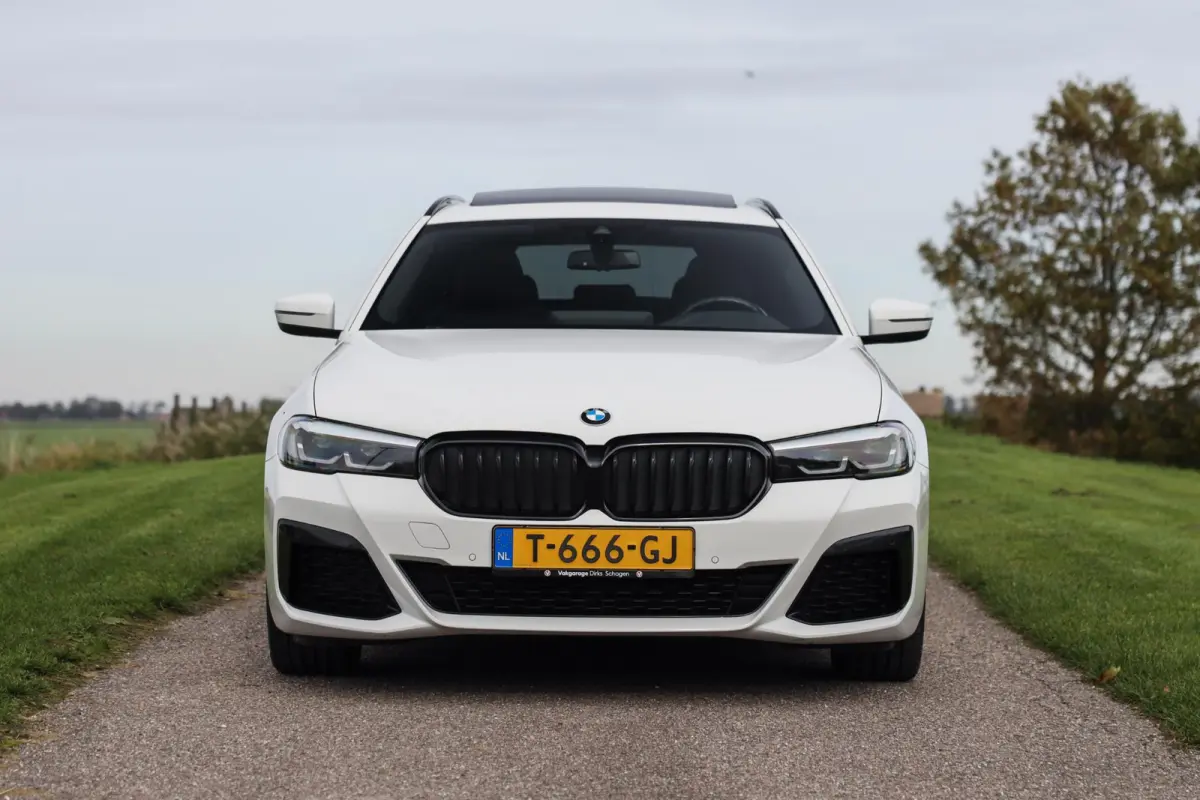 520i M-sport ✅ Pano ✅ Comf. stoelen ✅ Leder