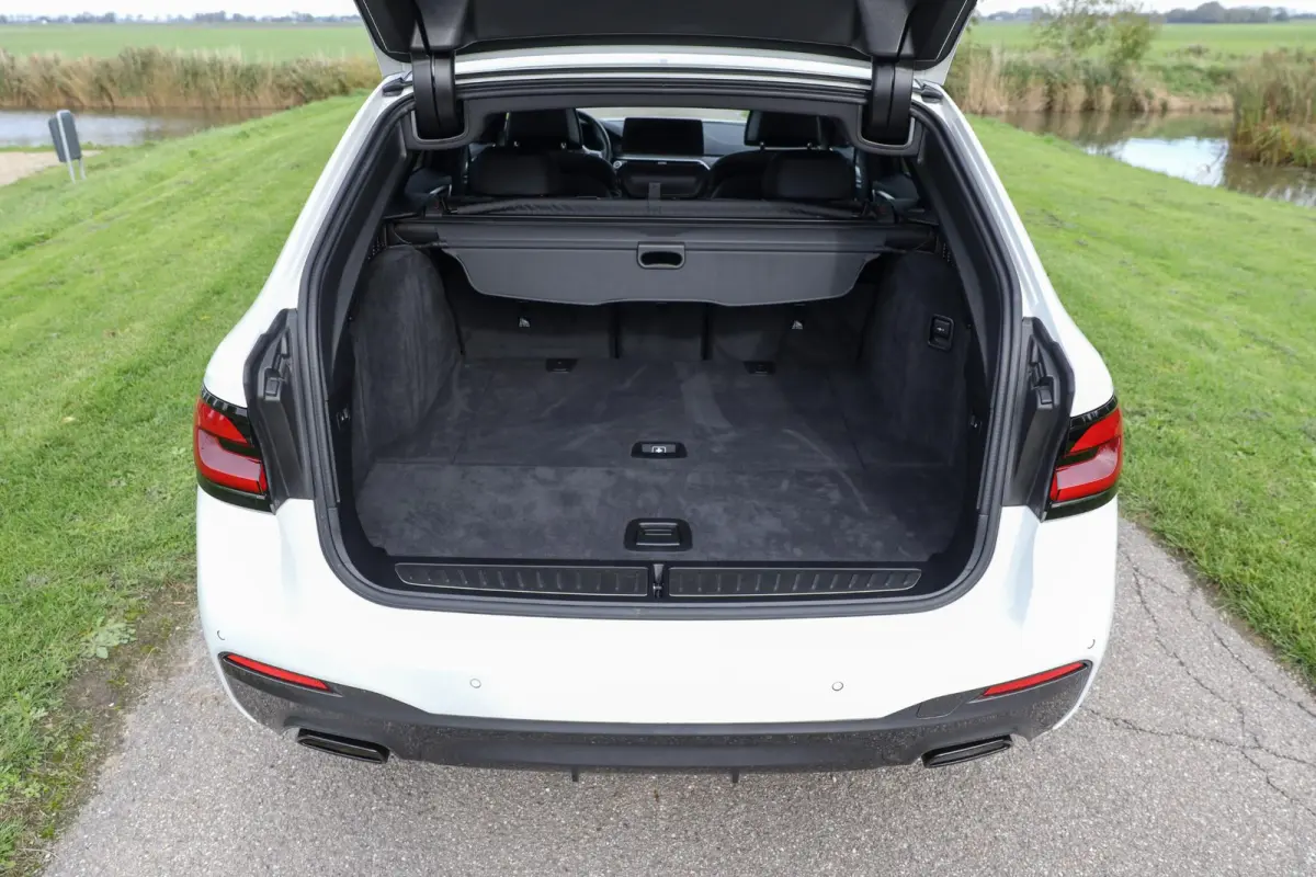 520i M-sport ✅ Pano ✅ Comf. stoelen ✅ Leder