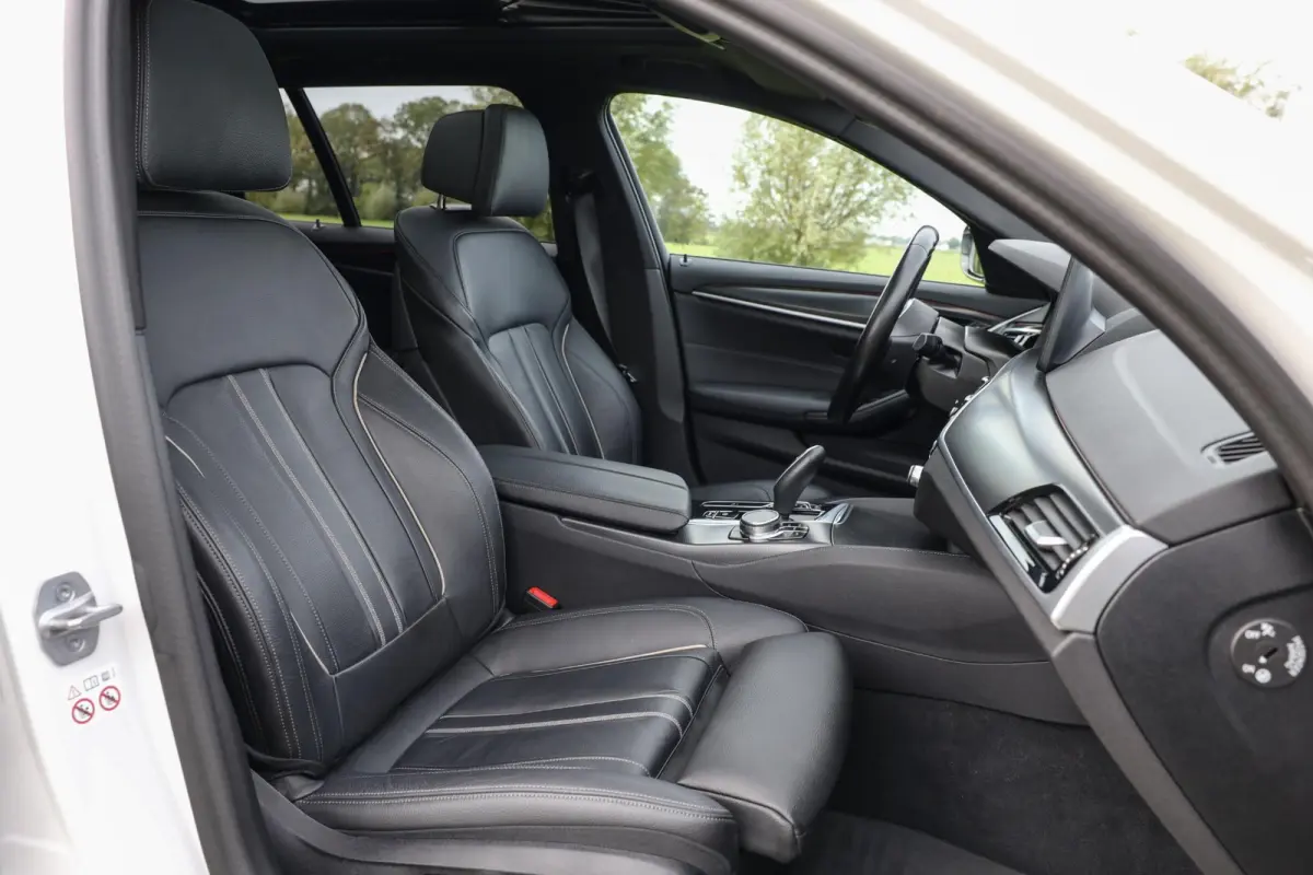 520i M-sport ✅ Pano ✅ Comf. stoelen ✅ Leder