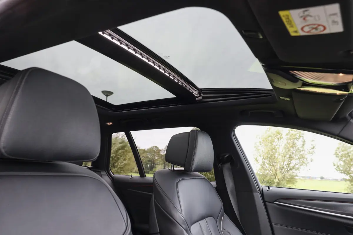 520i M-sport ✅ Pano ✅ Comf. stoelen ✅ Leder