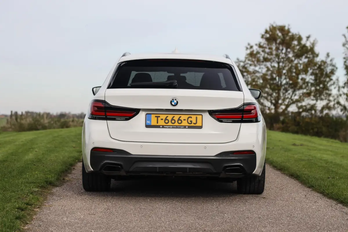 520i M-sport ✅ Pano ✅ Comf. stoelen ✅ Leder