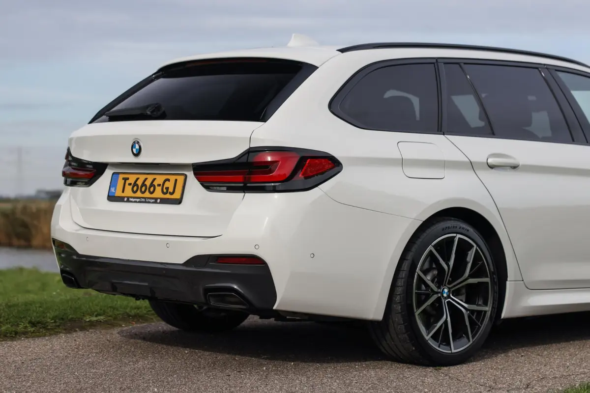 520i M-sport ✅ Pano ✅ Comf. stoelen ✅ Leder