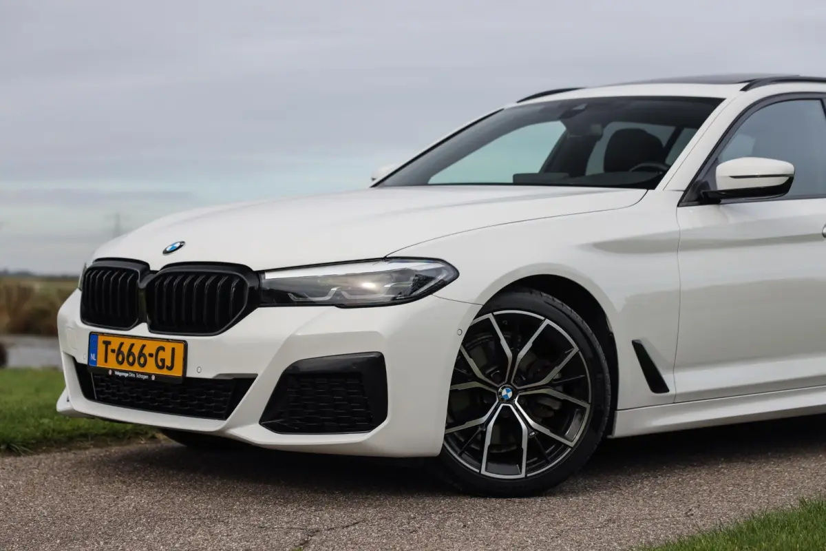 520i M-sport ✅ Pano ✅ Comf. stoelen ✅ Leder