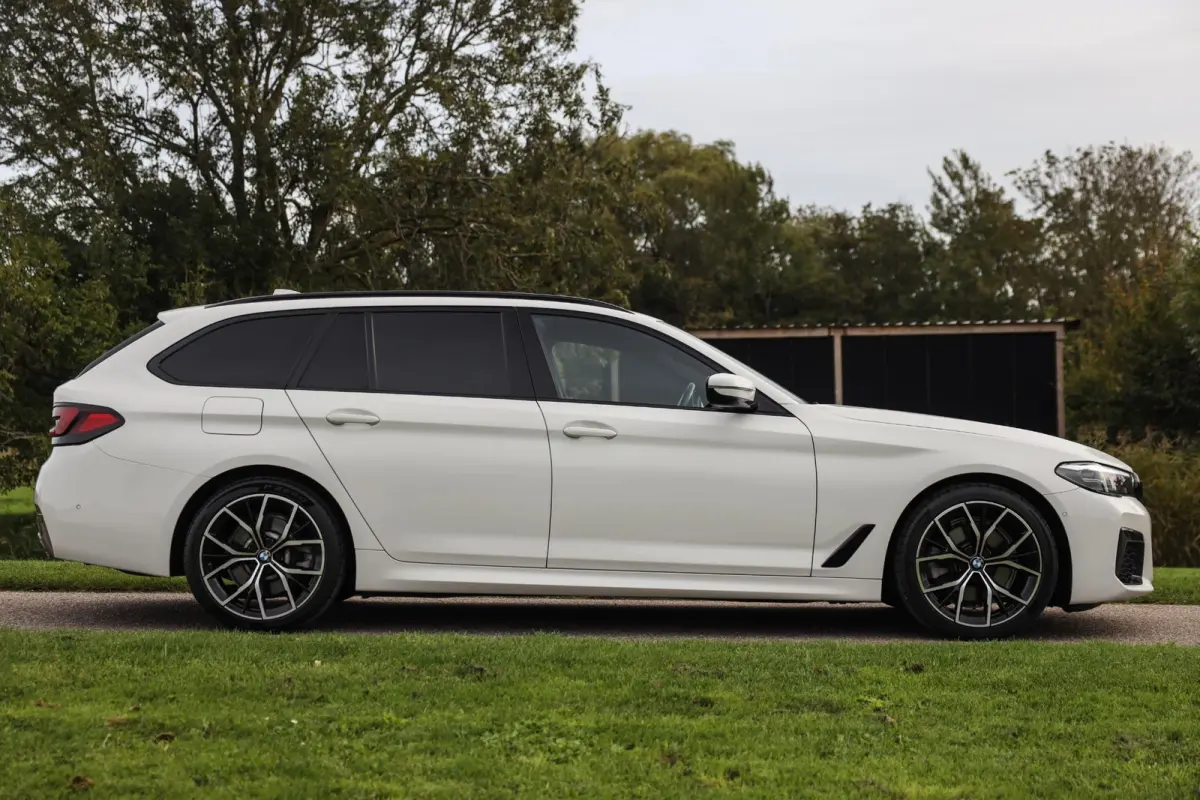 520i M-sport ✅ Pano ✅ Comf. stoelen ✅ Leder