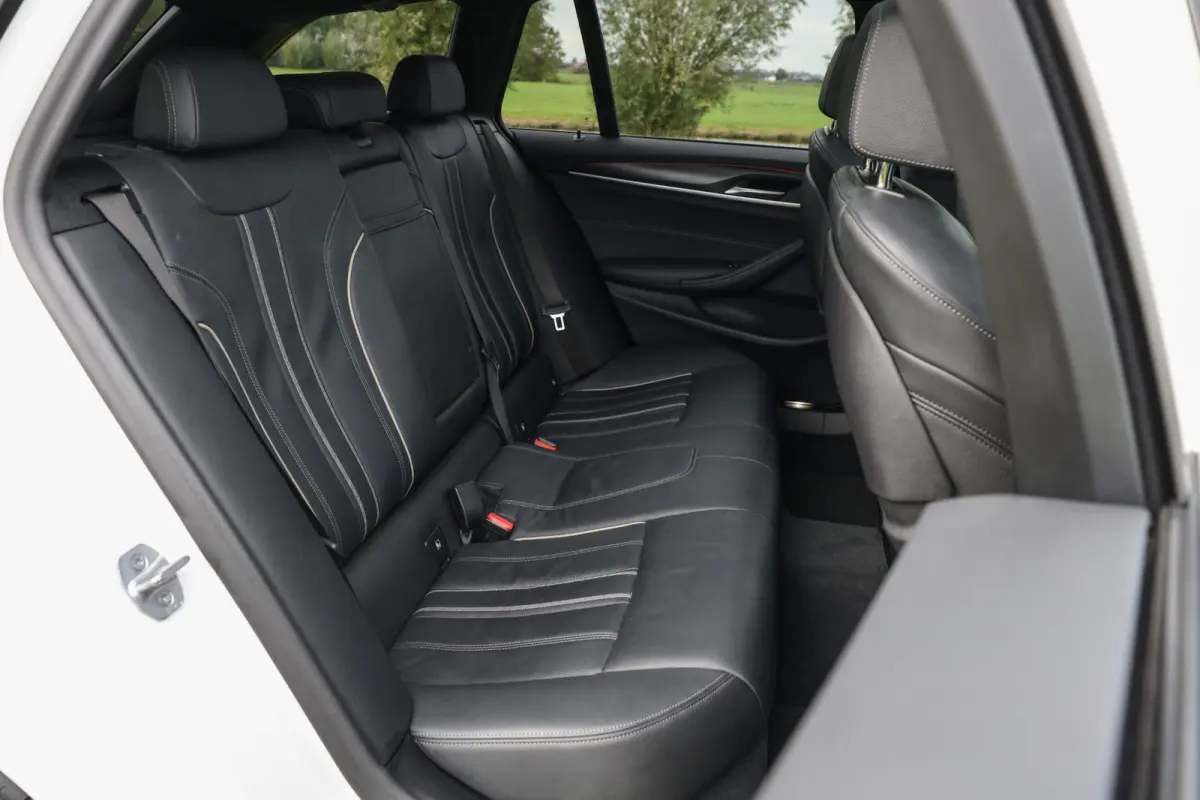 520i M-sport ✅ Pano ✅ Comf. stoelen ✅ Leder