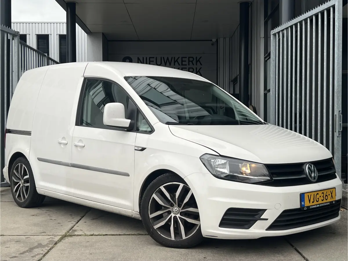 2.0 TDI L1H1 BMT | R | AUTOMAAT | LMV 17'' | PDC | CLIMATE CONTROL | BLUETOOTH