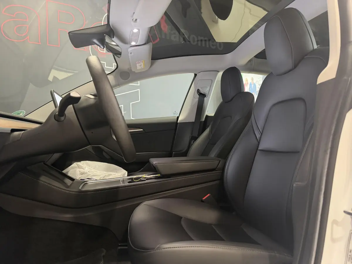 Long Range AWD 75 kWh | SOH 94,9% |