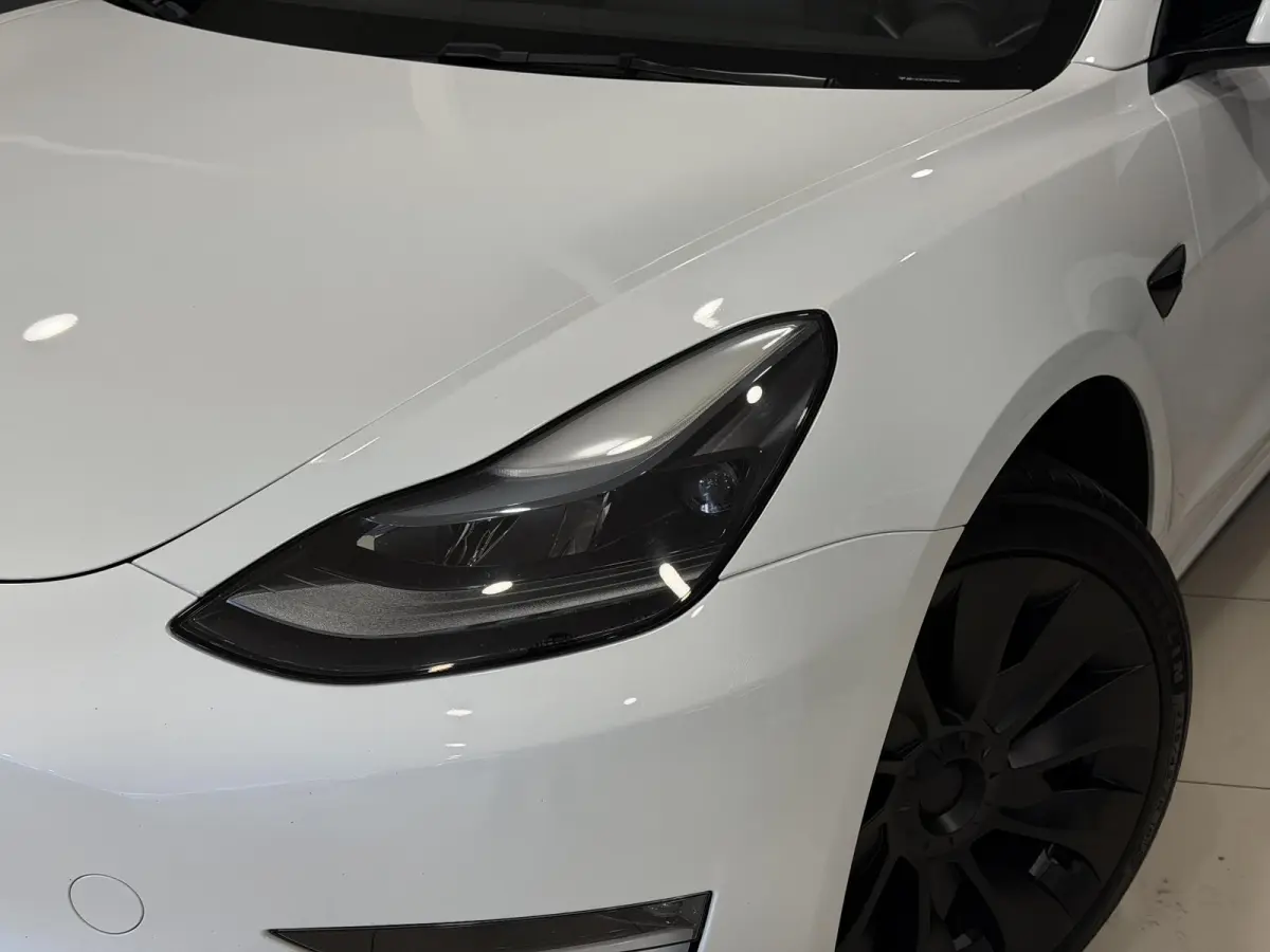 Long Range AWD 75 kWh | SOH 94,9% |