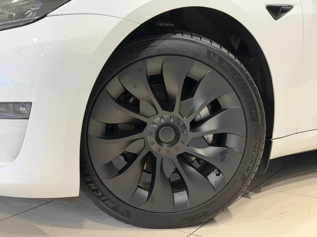 Long Range AWD 75 kWh | SOH 94,9% |