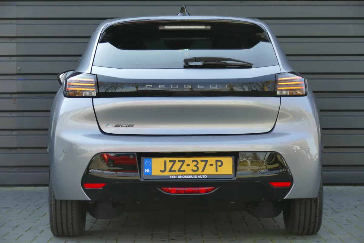 EV 156PK 51KWH BUSINESS AUTOMAAT / NAVI / LED / CLIMA / PDC / CAMERA / 3 FASE / CRUISECONTROL / APPLE-ANDROID AUTO / BLUETOOTH / SNEL LEVERBAAR !!