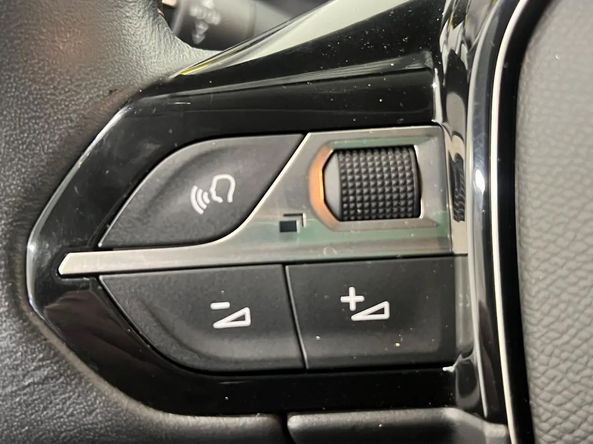 1.5 BlueHDI Premium Navigatie Apple CarPlay Android Auto Camera Parkeerhulp achter Cruise Control Airco