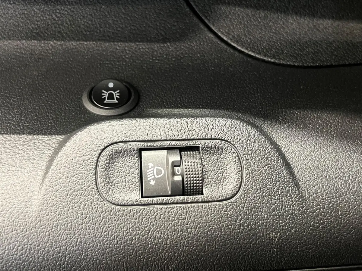 1.5 BlueHDI Premium Navigatie Apple CarPlay Android Auto Camera Parkeerhulp achter Cruise Control Airco
