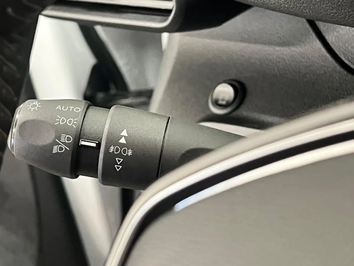 1.5 BlueHDI Premium Navigatie Apple CarPlay Android Auto Camera Parkeerhulp achter Cruise Control Airco