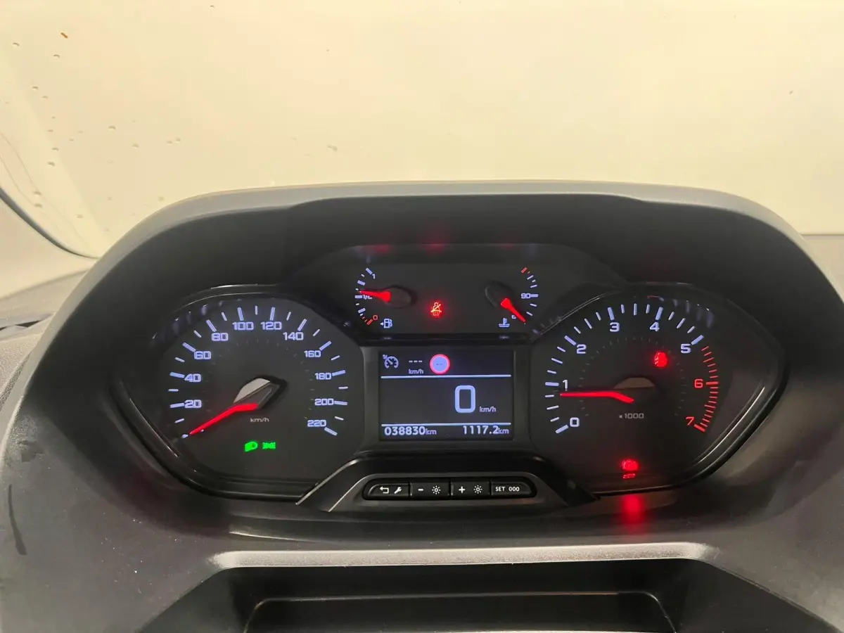 1.5 BlueHDI Premium Navigatie Apple CarPlay Android Auto Camera Parkeerhulp achter Cruise Control Airco
