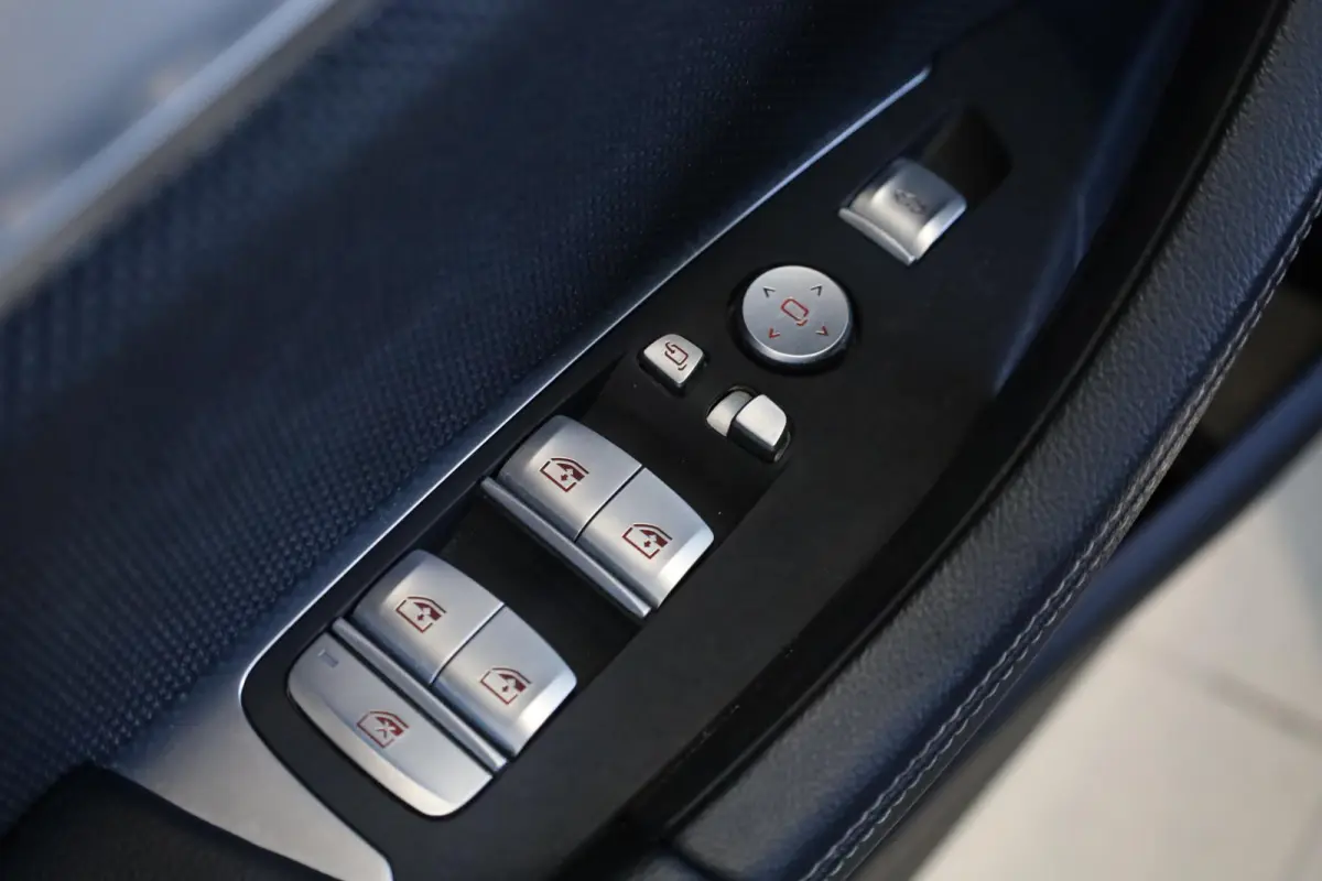 xDrive20i High Executive | Comfort Access | verwarmde voorstoelen | Head-Up Display | Glazen panoramadak | Trekhaak |