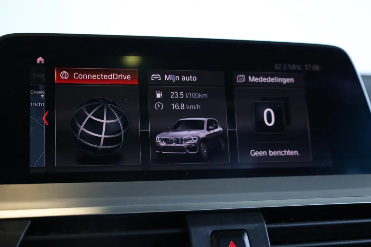 xDrive20i High Executive | Comfort Access | verwarmde voorstoelen | Head-Up Display | Glazen panoramadak | Trekhaak |