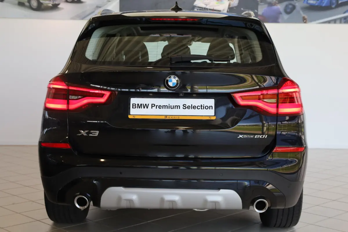 xDrive20i High Executive | Comfort Access | verwarmde voorstoelen | Head-Up Display | Glazen panoramadak | Trekhaak |