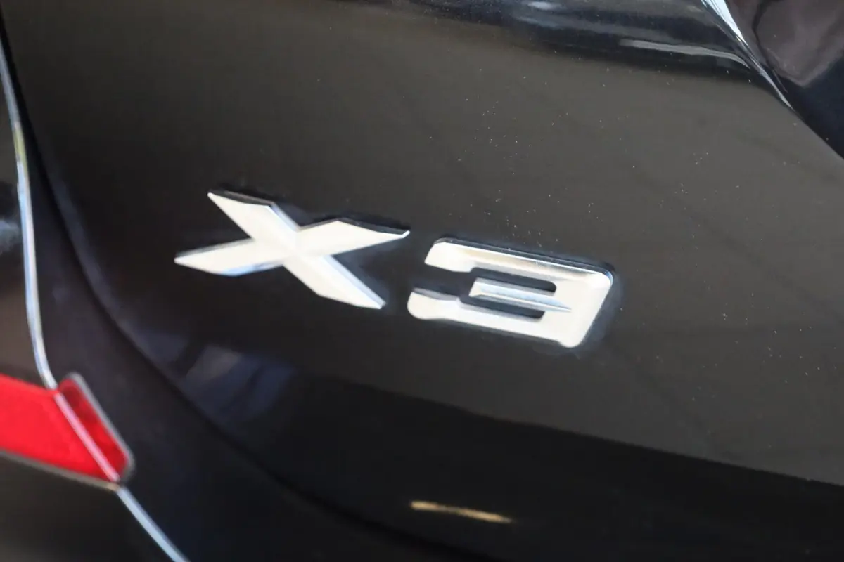 xDrive20i High Executive | Comfort Access | verwarmde voorstoelen | Head-Up Display | Glazen panoramadak | Trekhaak |