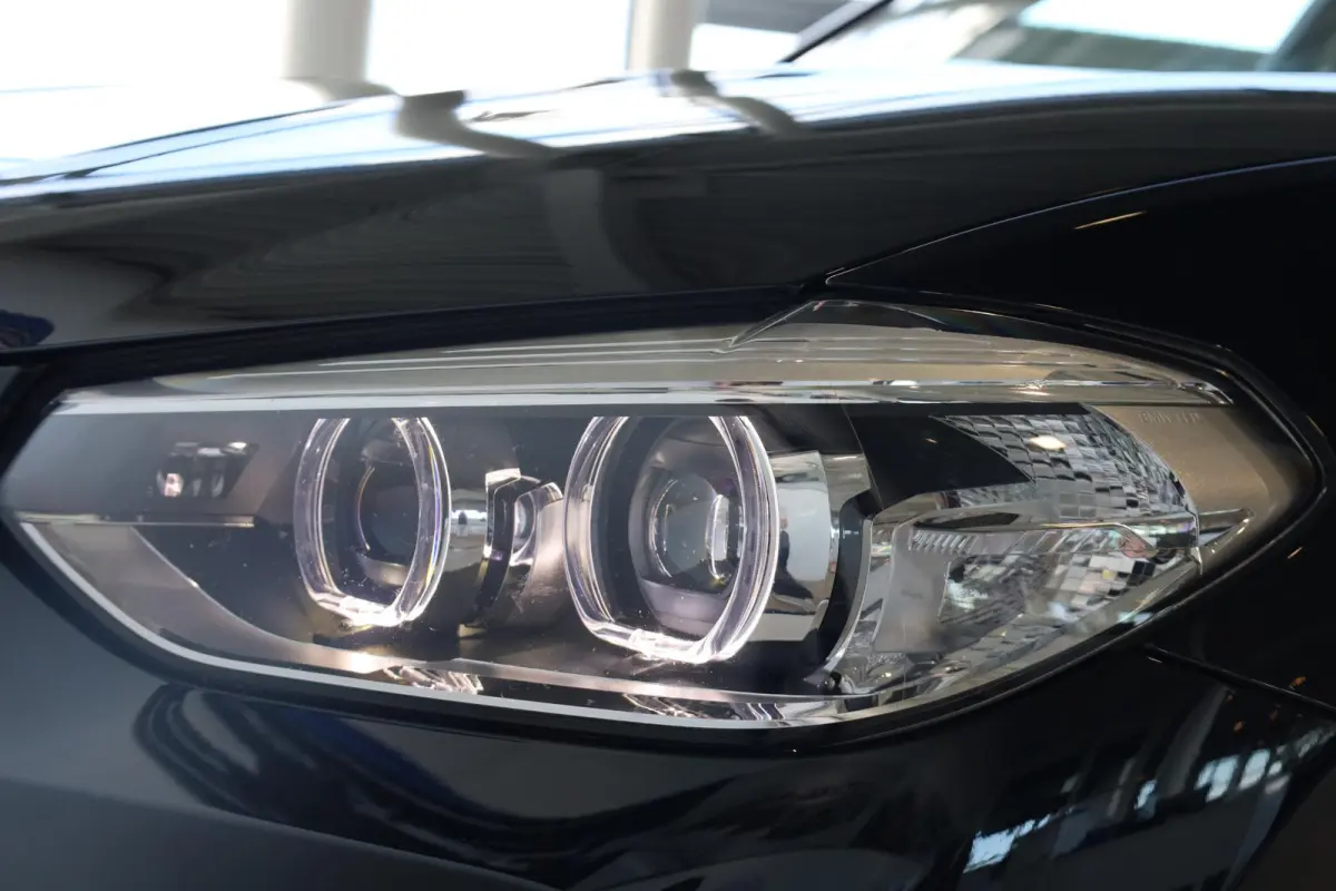 xDrive20i High Executive | Comfort Access | verwarmde voorstoelen | Head-Up Display | Glazen panoramadak | Trekhaak |