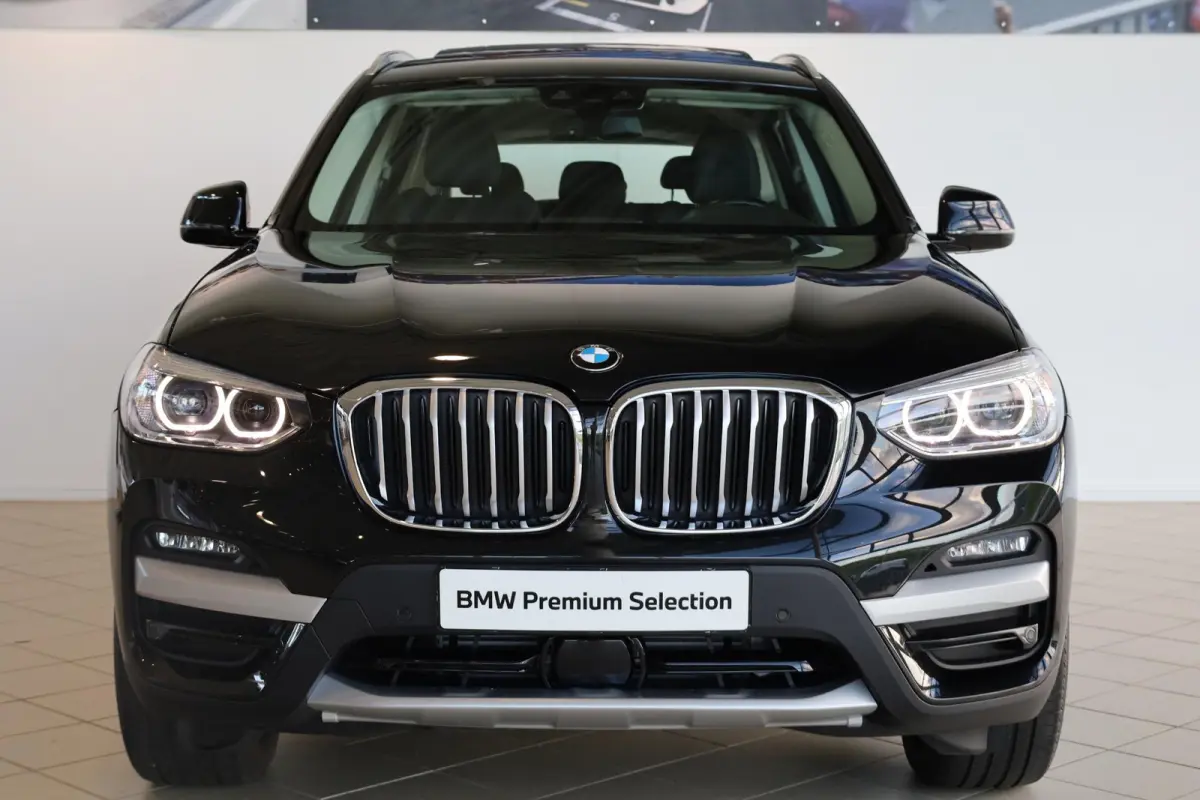 xDrive20i High Executive | Comfort Access | verwarmde voorstoelen | Head-Up Display | Glazen panoramadak | Trekhaak |