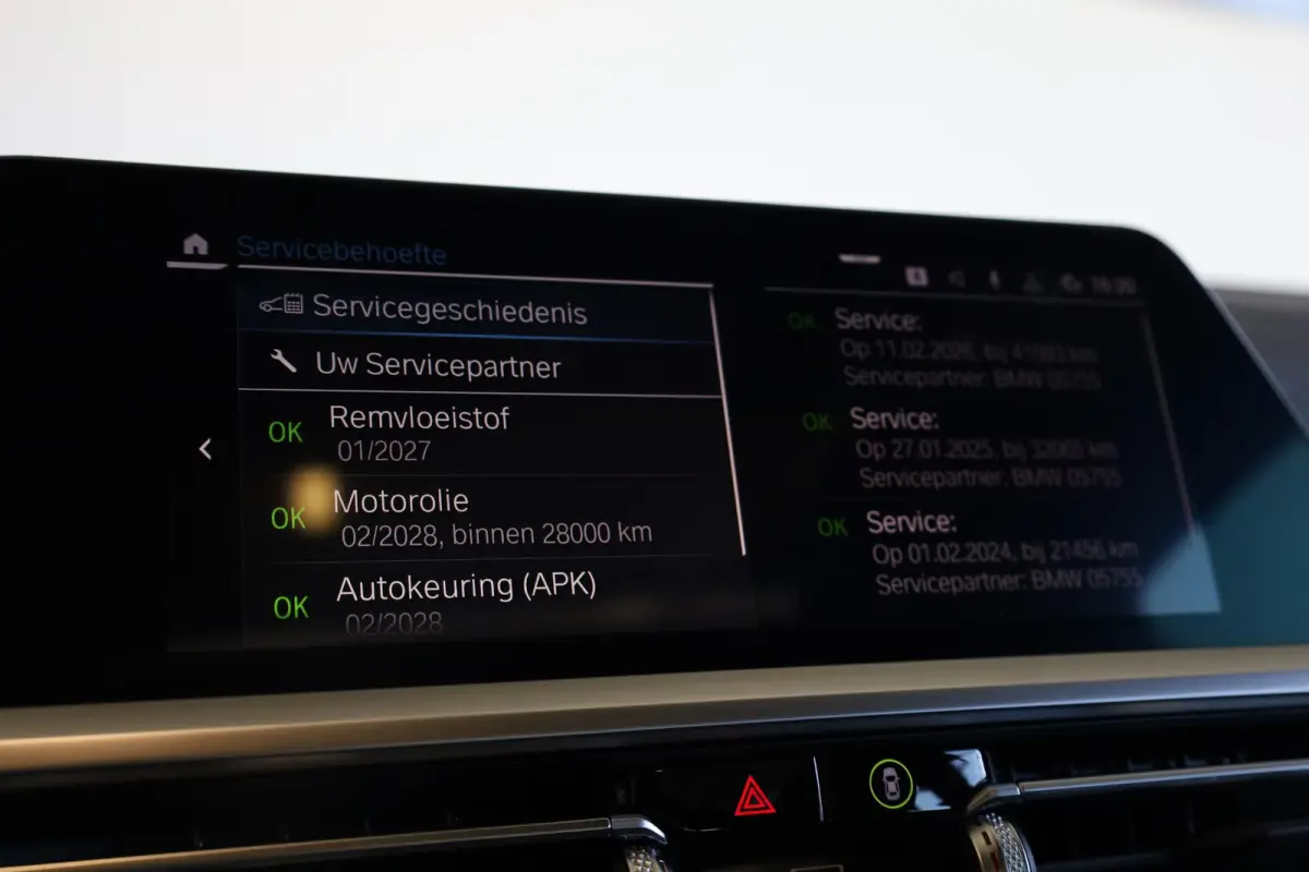 320e xDrive Business Edition Plus | Stuurwielrand Verwarmd | Trekhaak | Voorstoelen Verwarmd | BMW Laserlight | Panoramadak |