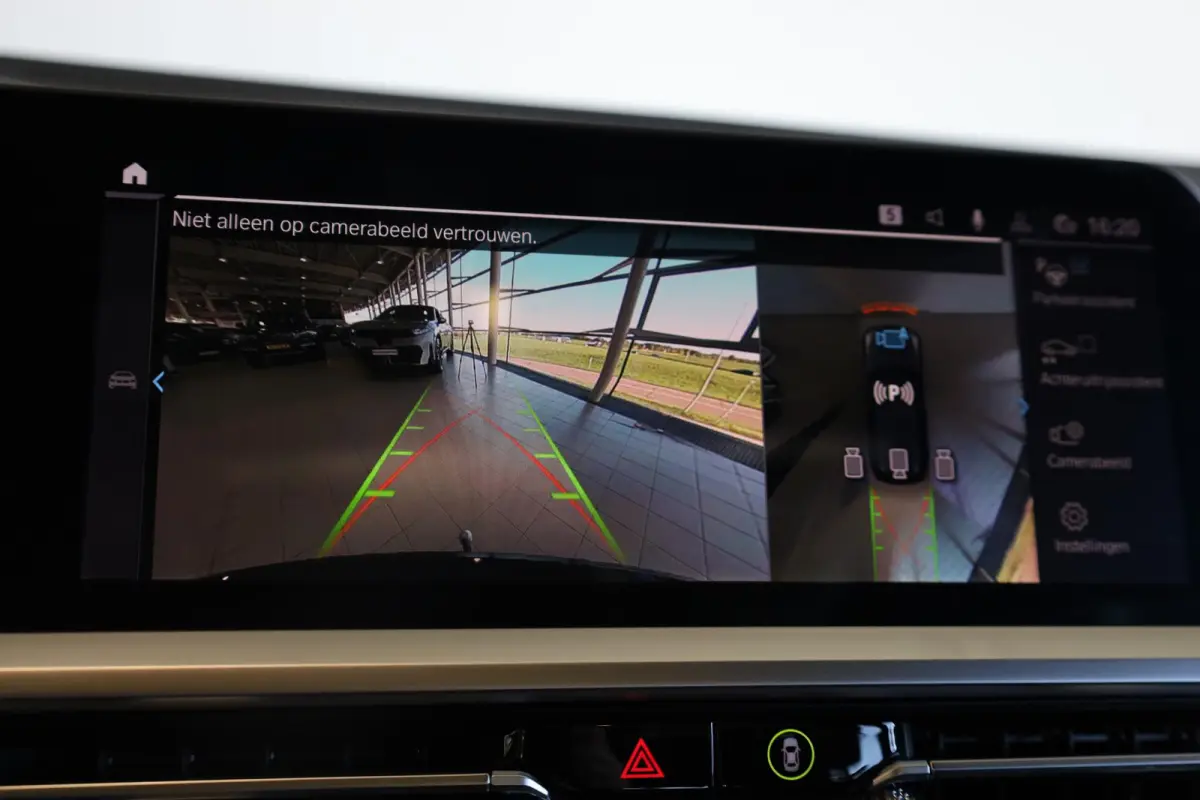 320e xDrive Business Edition Plus | Stuurwielrand Verwarmd | Trekhaak | Voorstoelen Verwarmd | BMW Laserlight | Panoramadak |