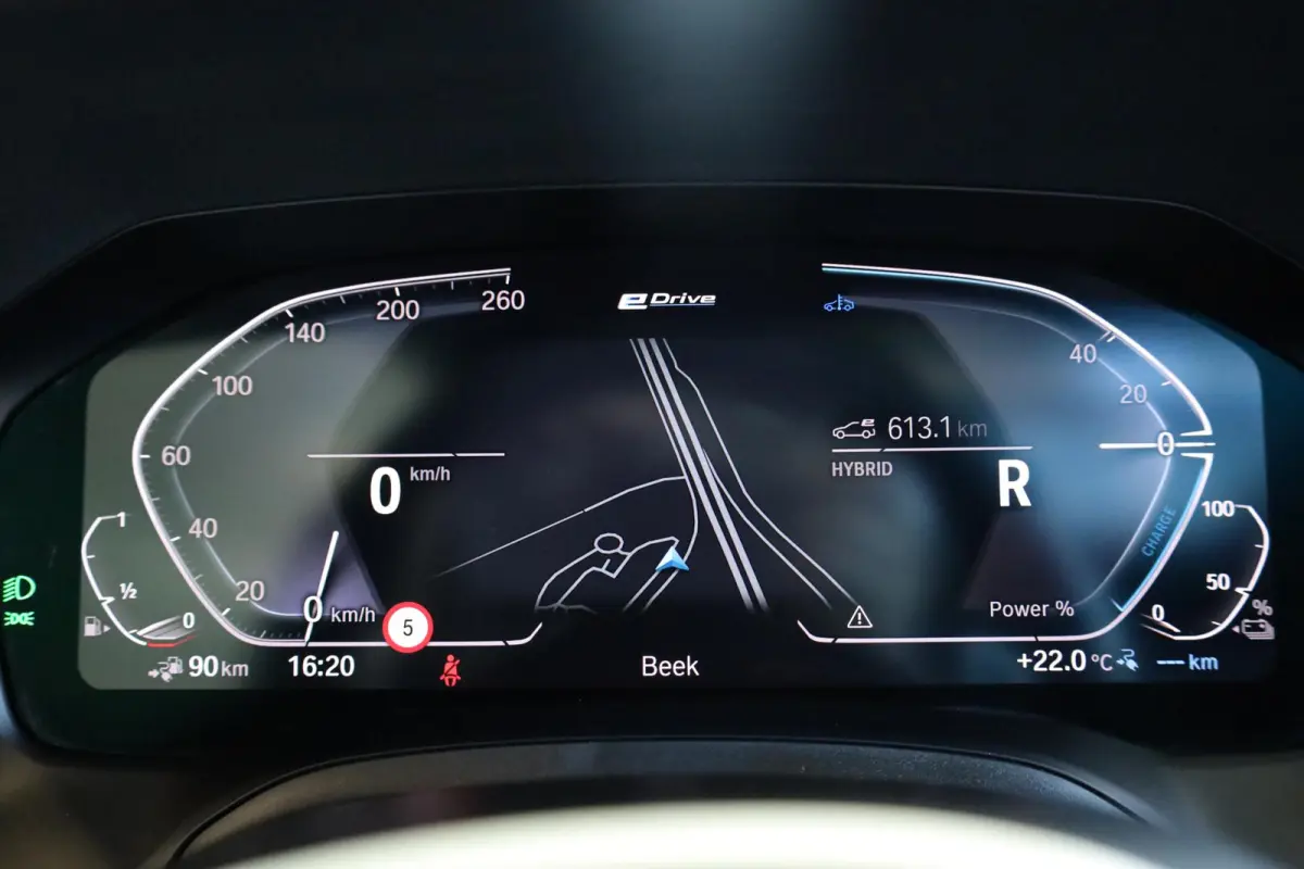 320e xDrive Business Edition Plus | Stuurwielrand Verwarmd | Trekhaak | Voorstoelen Verwarmd | BMW Laserlight | Panoramadak |