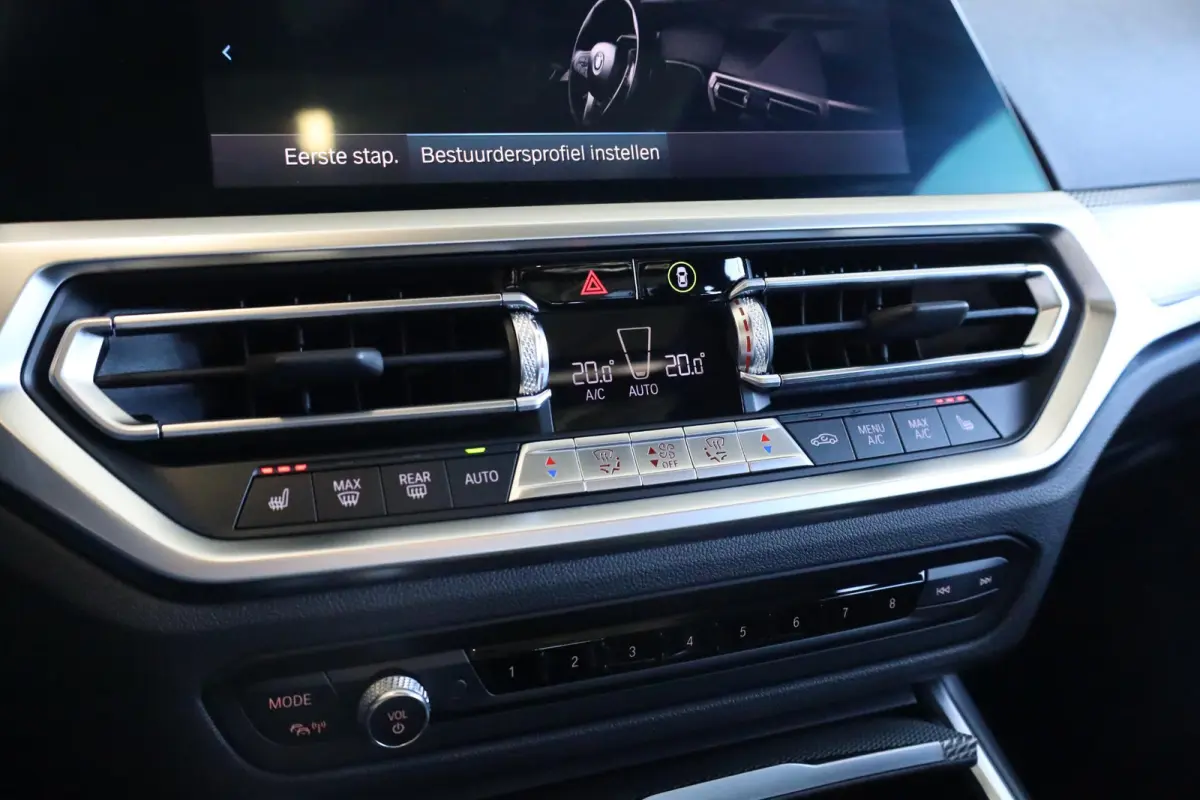 320e xDrive Business Edition Plus | Stuurwielrand Verwarmd | Trekhaak | Voorstoelen Verwarmd | BMW Laserlight | Panoramadak |