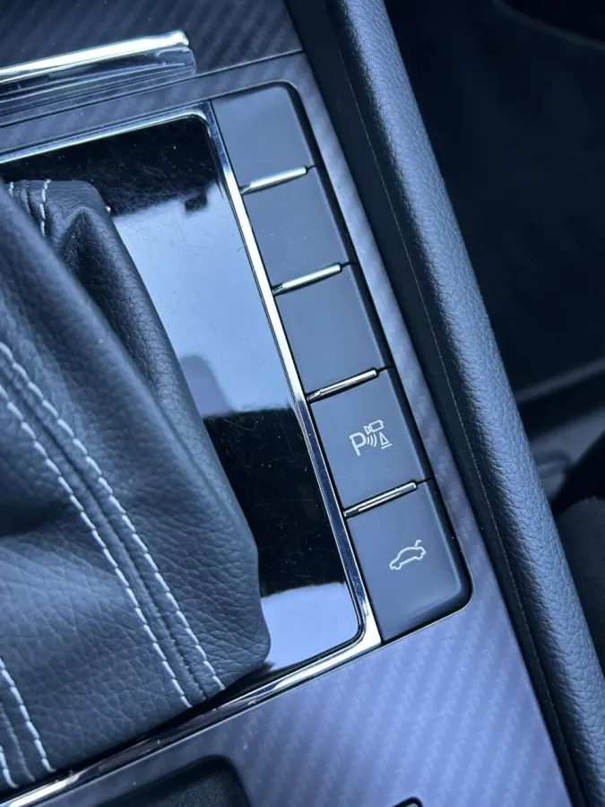 1.4 TSI iV Sportline Business SOH 94% I PANO DAK I MEMORY KUIPSTOEL I DIGI DISPLAY I STOEL V.W.