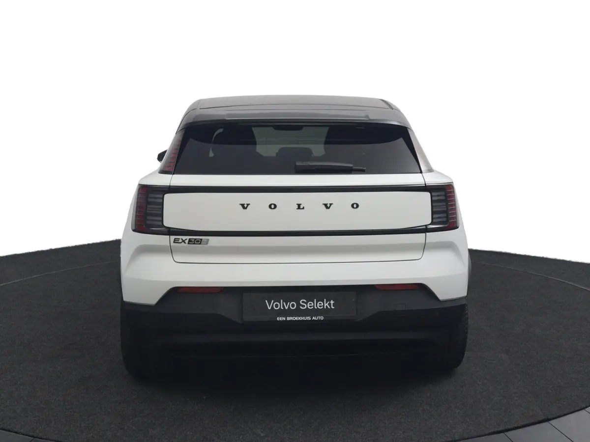 P5 Long Range Plus Black Edition Europa 69 kWh | SoH 100% | Direct Beschikbaar | Elektrische Stoelen | Stoelverwarming | Keyless |