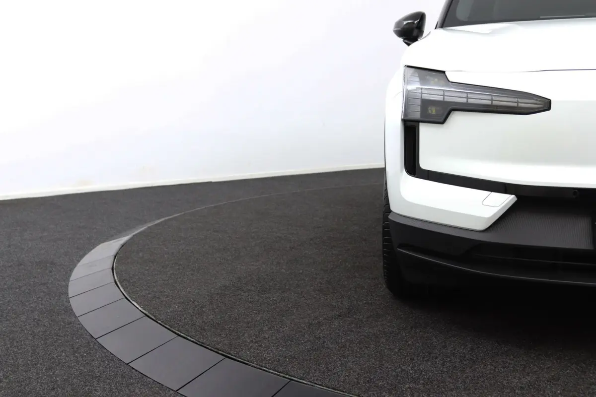 P5 Long Range Plus Black Edition Europa 69 kWh | SoH 100% | Direct Beschikbaar | Elektrische Stoelen | Stoelverwarming | Keyless |