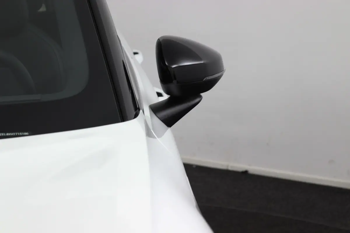 P5 Long Range Plus Black Edition Europa 69 kWh | SoH 100% | Direct Beschikbaar | Elektrische Stoelen | Stoelverwarming | Keyless |