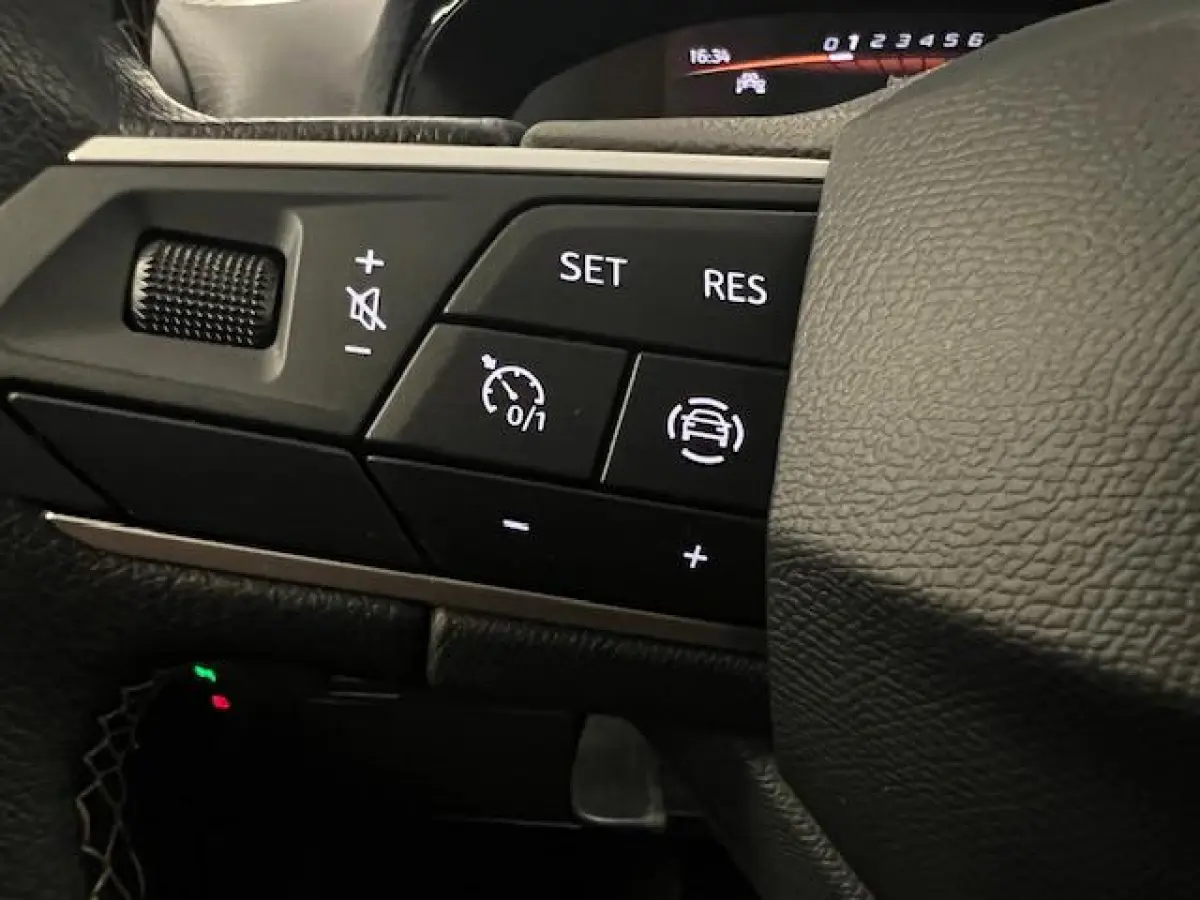1.0 EcoTSI Style / NAVI / STOELVERW. /