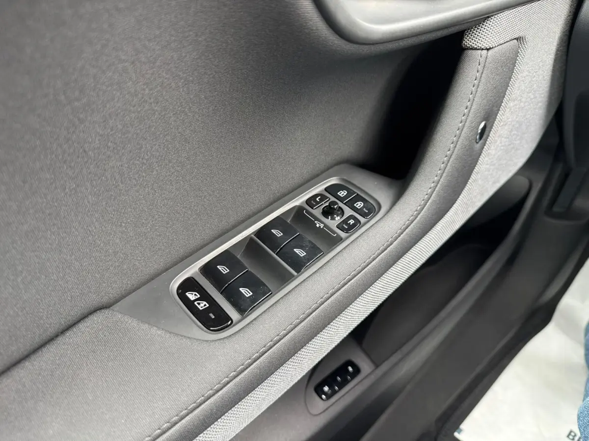 Standard Range Single Motor 63kWh SOH 95%