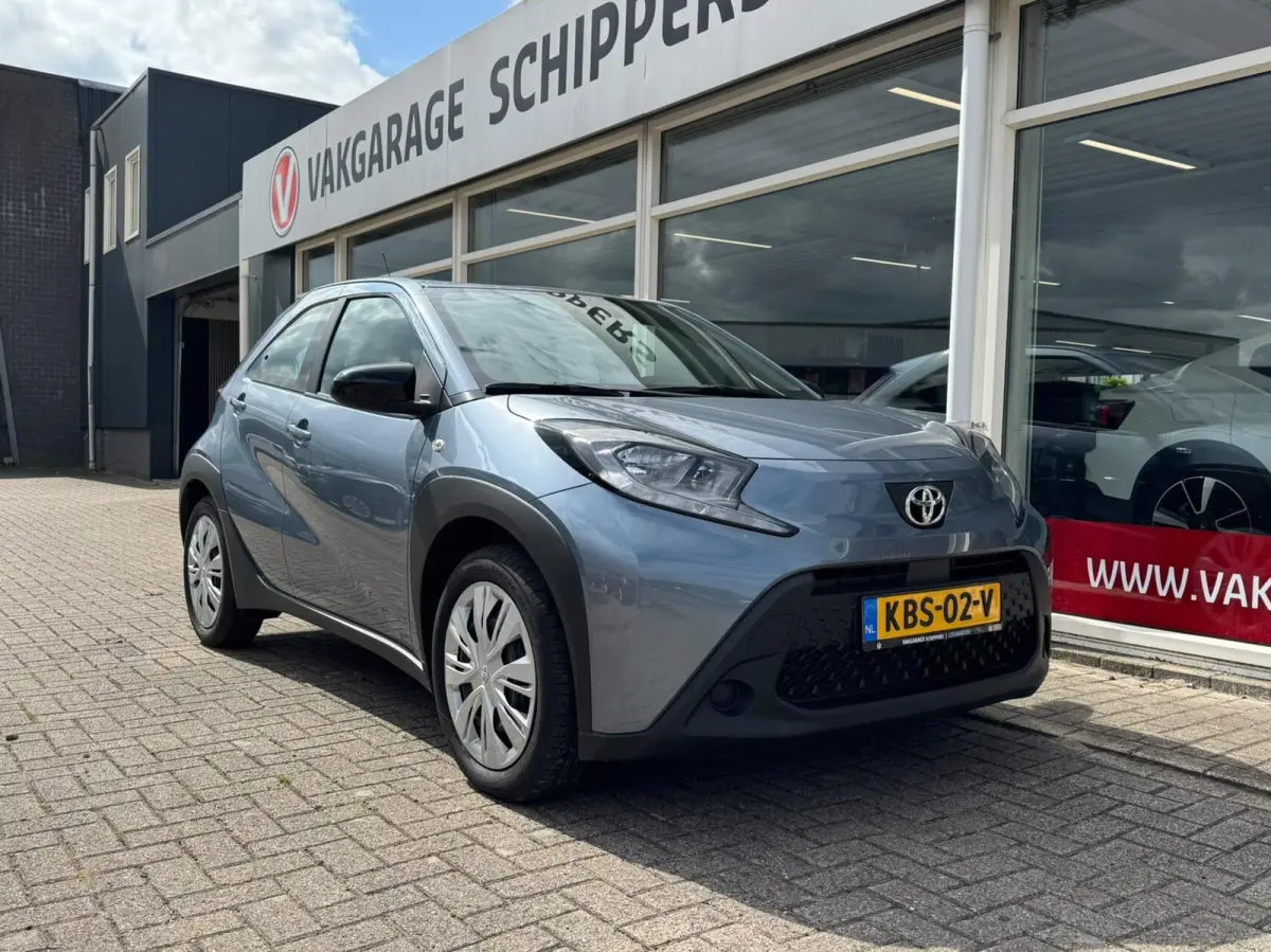 1.0 VVT-i Automaat Play