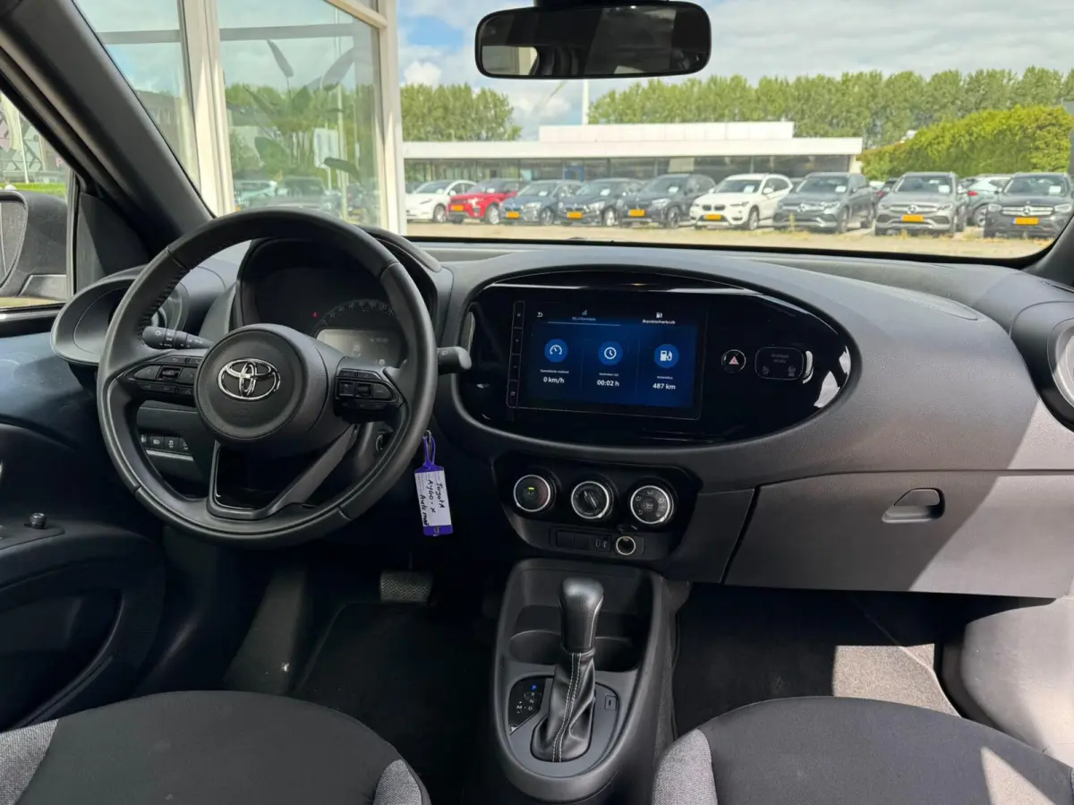 1.0 VVT-i Automaat Play