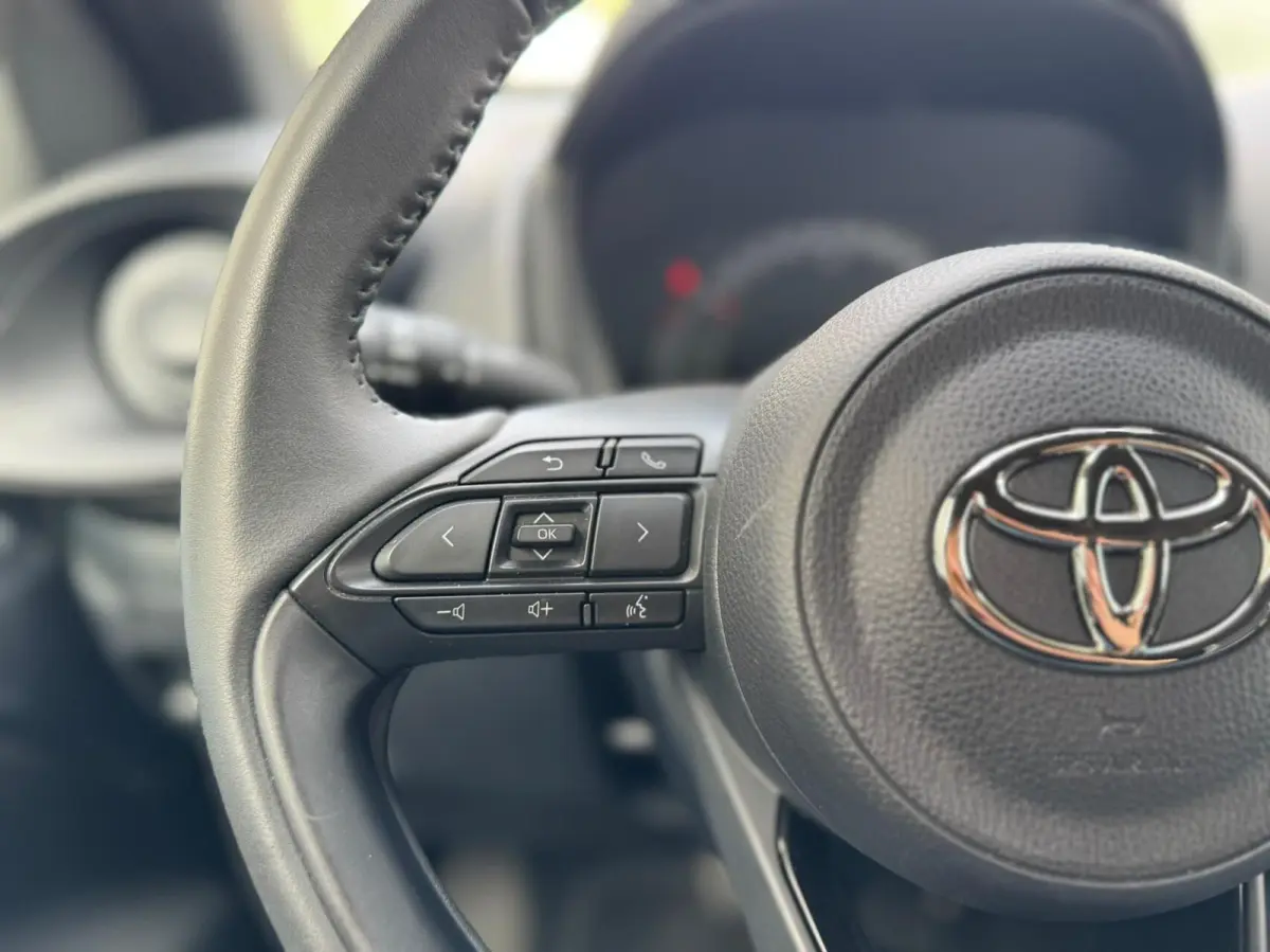 1.0 VVT-i Automaat Play