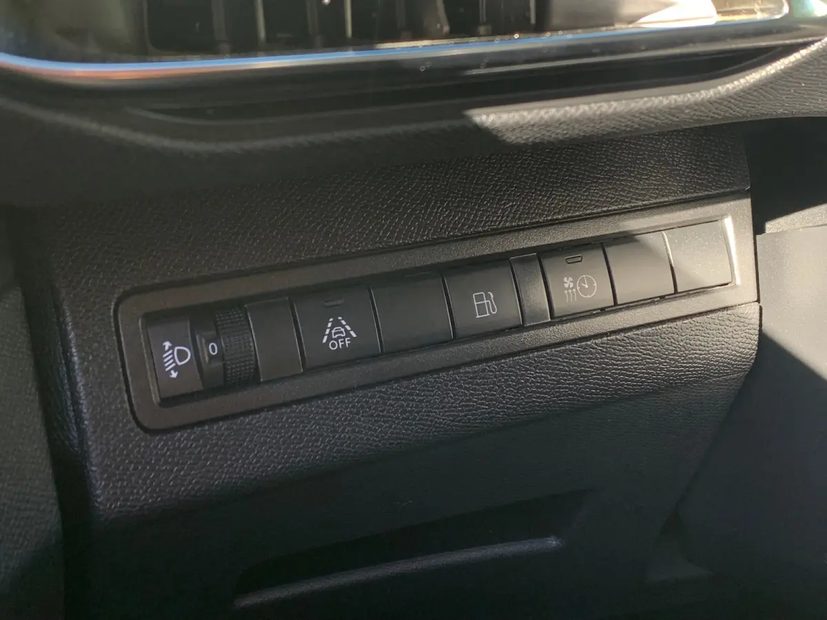 1.6 HYbrid 225 Active Pack Business Airco | AppleCarPlay/ Android Auto | Camera | Cruise Control | DAB | LMV 18" | Navi | PDC Achter |