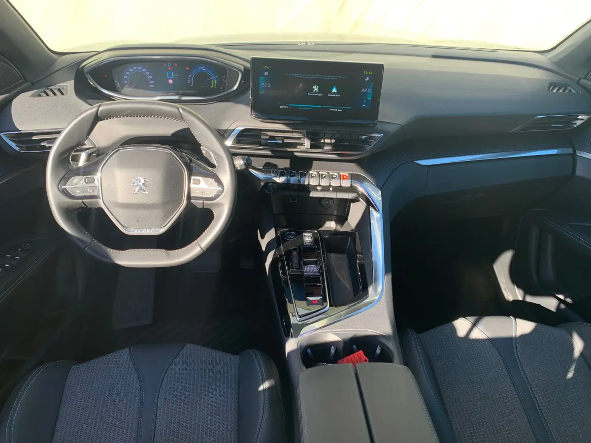 1.6 HYbrid 225 Active Pack Business Airco | AppleCarPlay/ Android Auto | Camera | Cruise Control | DAB | LMV 18" | Navi | PDC Achter |