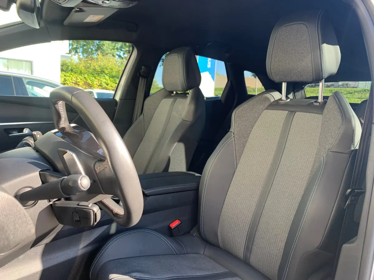 1.6 HYbrid 225 Active Pack Business Airco | AppleCarPlay/ Android Auto | Camera | Cruise Control | DAB | LMV 18" | Navi | PDC Achter |