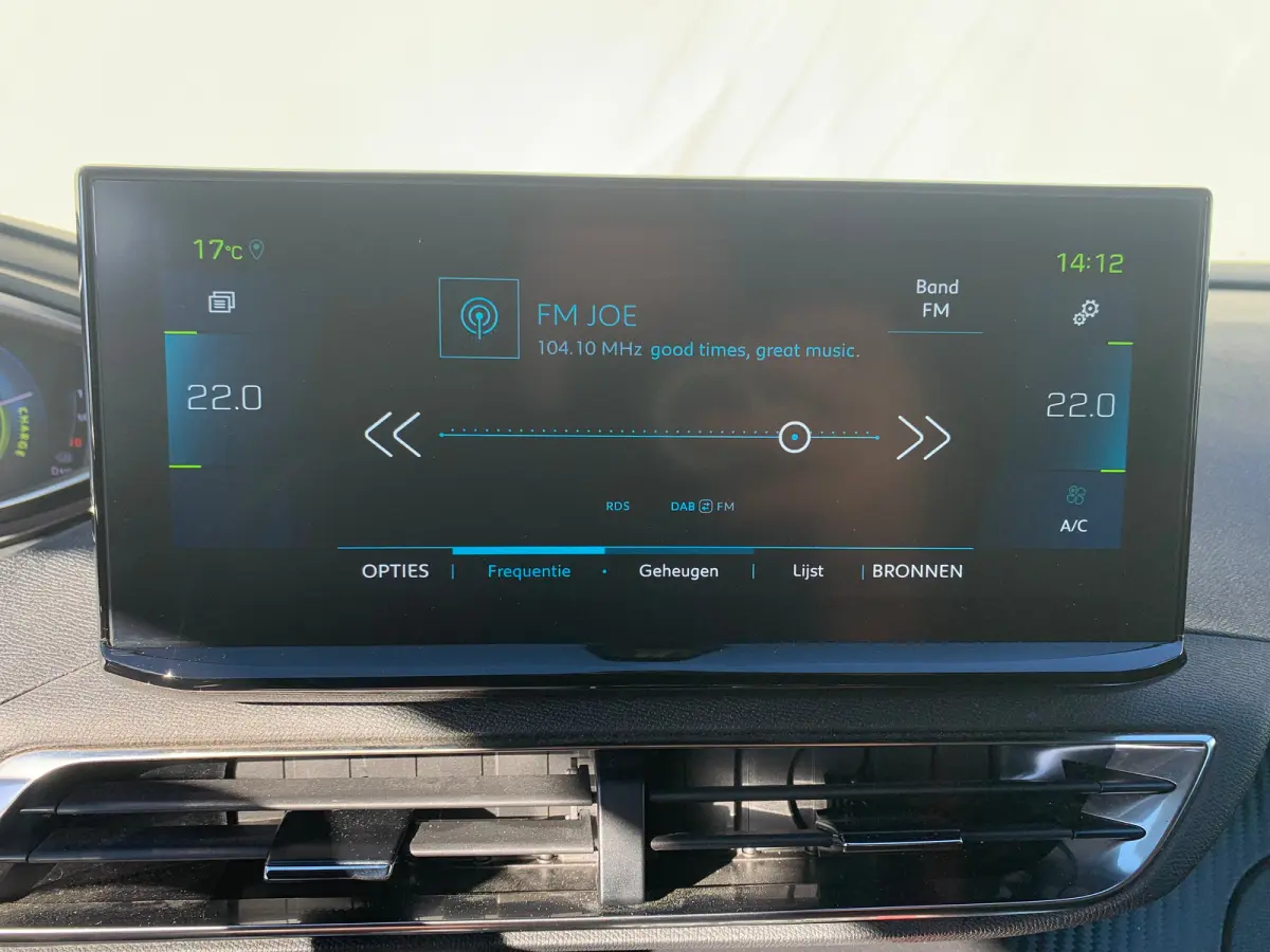 1.6 HYbrid 225 Active Pack Business Airco | AppleCarPlay/ Android Auto | Camera | Cruise Control | DAB | LMV 18" | Navi | PDC Achter |