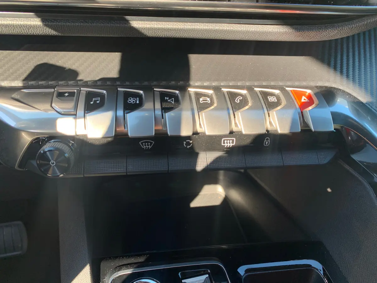 1.6 HYbrid 225 Active Pack Business Airco | AppleCarPlay/ Android Auto | Camera | Cruise Control | DAB | LMV 18" | Navi | PDC Achter |