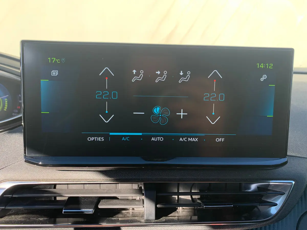 1.6 HYbrid 225 Active Pack Business Airco | AppleCarPlay/ Android Auto | Camera | Cruise Control | DAB | LMV 18" | Navi | PDC Achter |