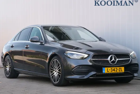 180 Luxury Line 170 Pk Automaat Navi / DAB / Apple Carplay / Camera / Leer