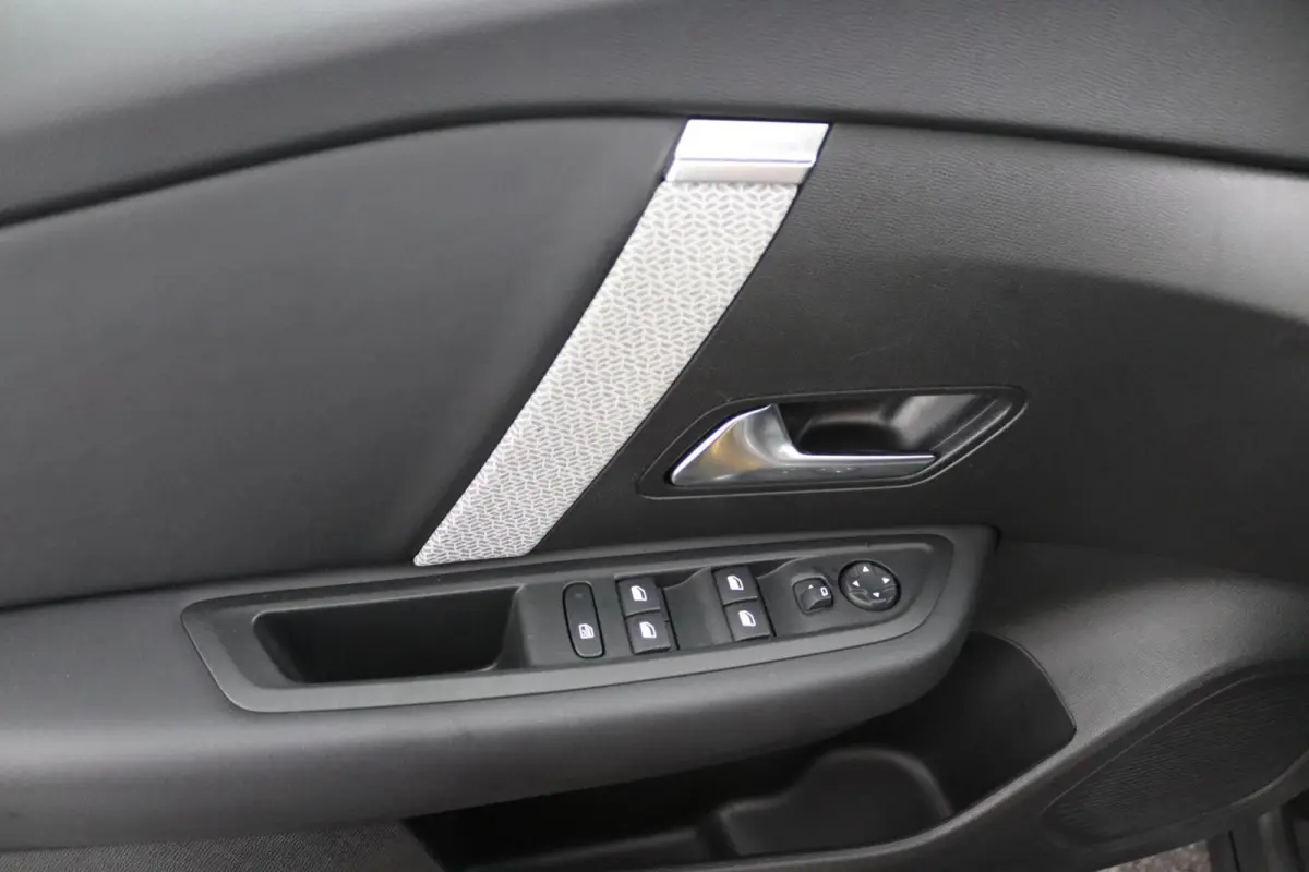 You 50 kWh | Camera | Climate Control |